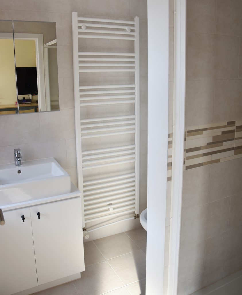La salle de bain de l'appartement Bonzel 3, à La Panne