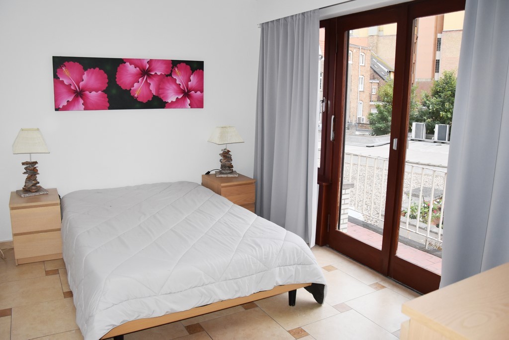 La première chambre de l'appartement Zeekruis 2, à La Panne